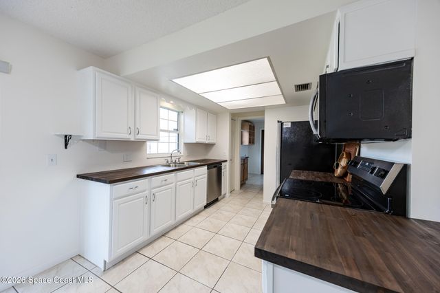 317 Fernandina Street NW, Palm Bay, FL 32907
