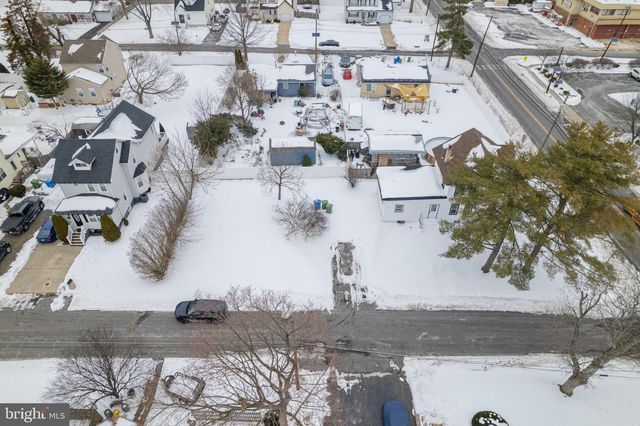 406 BURNT MILL RD, Cherry Hill, NJ 08003