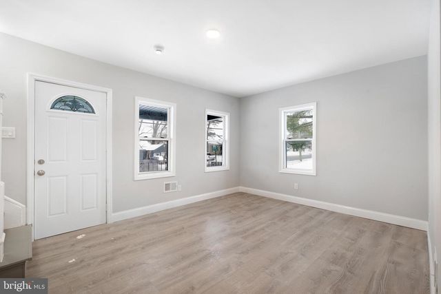 406 BURNT MILL RD, Cherry Hill, NJ 08003