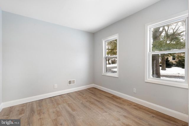 406 BURNT MILL RD, Cherry Hill, NJ 08003