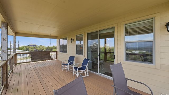 322 Kings Crown, Canyon Lake, TX 78133