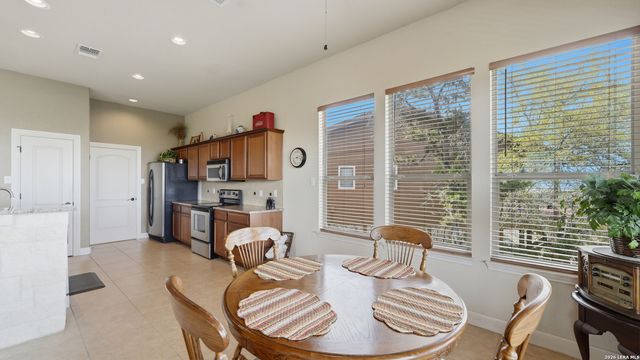 322 Kings Crown, Canyon Lake, TX 78133