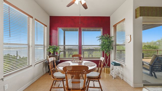 322 Kings Crown, Canyon Lake, TX 78133