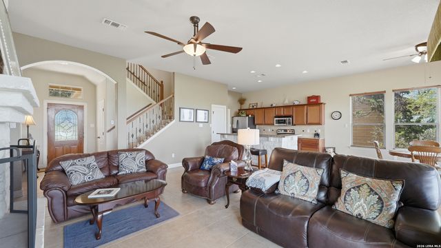 322 Kings Crown, Canyon Lake, TX 78133