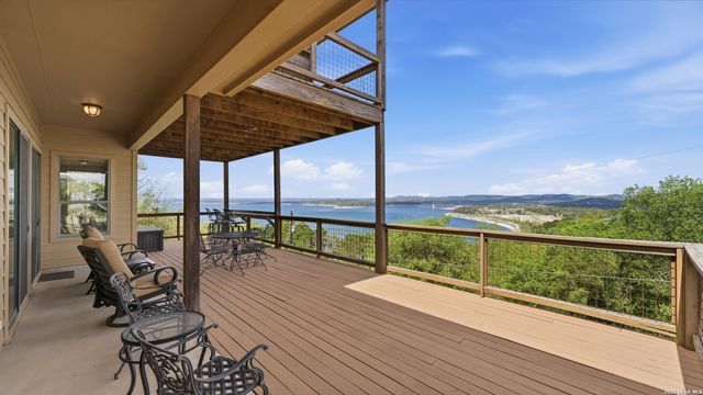 322 Kings Crown, Canyon Lake, TX 78133