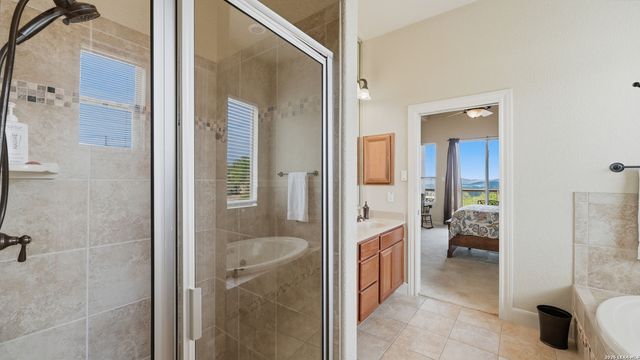 322 Kings Crown, Canyon Lake, TX 78133