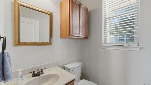 322 Kings Crown, Canyon Lake, TX 78133