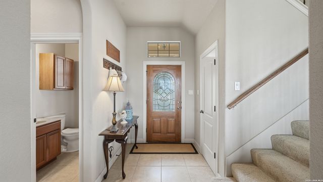 322 Kings Crown, Canyon Lake, TX 78133