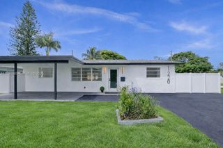 1220 NE 8th St, Pompano Beach, FL 33060
