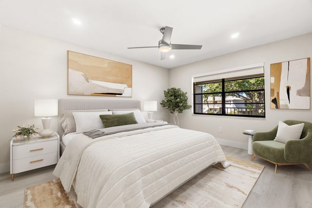 14 Westgate Lane B, Boynton Beach, FL 33436