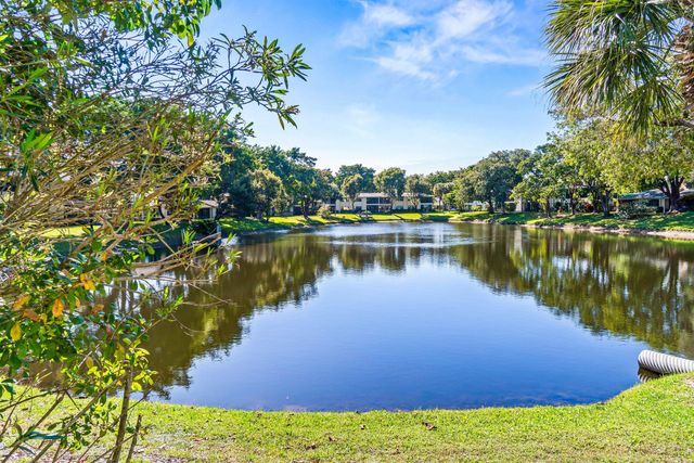 14 Westgate Lane B, Boynton Beach, FL 33436