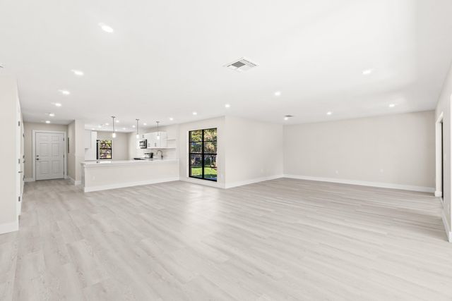 14 Westgate Lane B, Boynton Beach, FL 33436