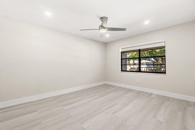 14 Westgate Lane B, Boynton Beach, FL 33436