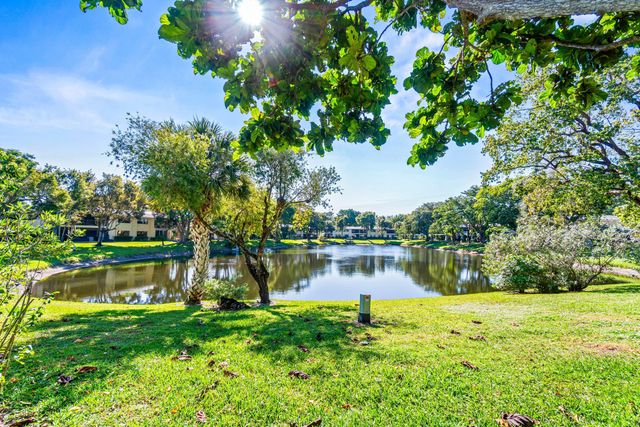 14 Westgate Lane B, Boynton Beach, FL 33436