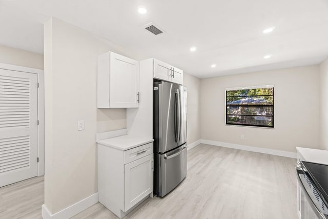 14 Westgate Lane B, Boynton Beach, FL 33436