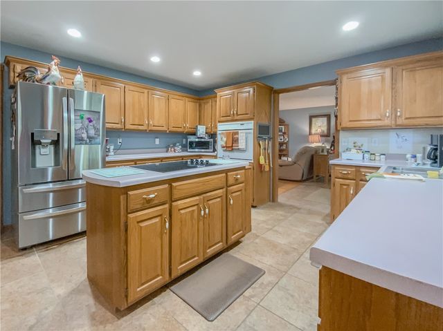 1000 County Road 9051, Green Forest, AR 72638