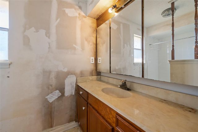 9085 Fm 1409, Dayton, TX 77535