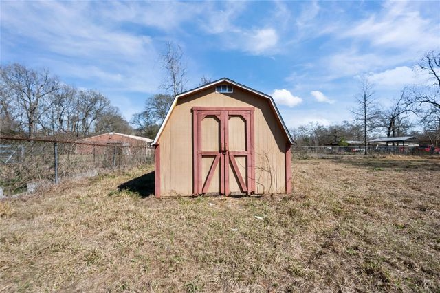 9085 Fm 1409, Dayton, TX 77535