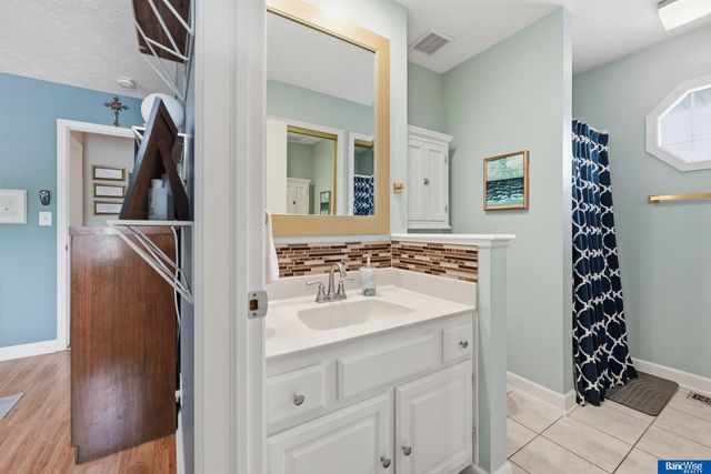 2717 Kipling Circle, Lincoln, NE 68516
