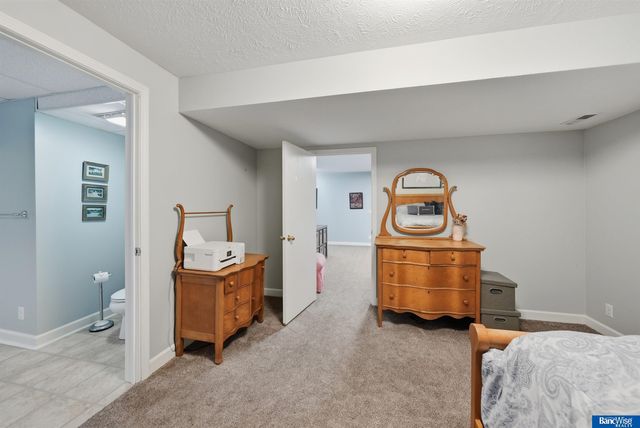 2717 Kipling Circle, Lincoln, NE 68516