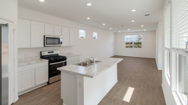 216 CONSTANZA TRL, Bastrop, TX 78602