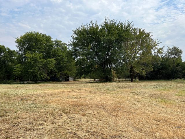 404 E Maple Street, Ravenna, TX 75476