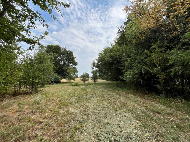 404 E Maple Street, Ravenna, TX 75476