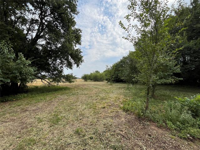 404 E Maple Street, Ravenna, TX 75476
