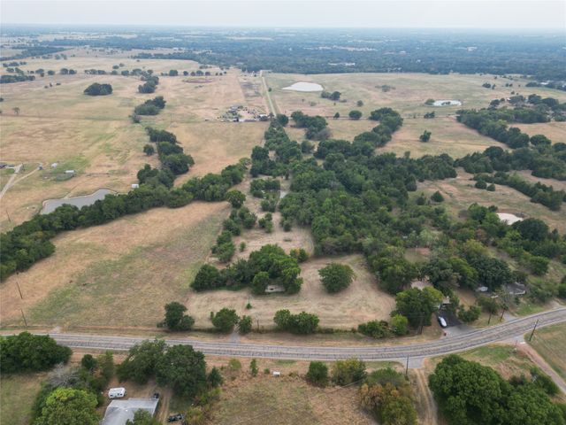 404 E Maple Street, Ravenna, TX 75476