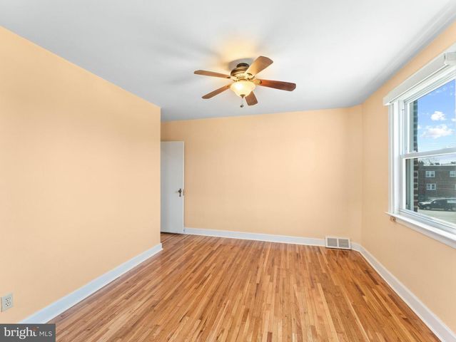 1136 KERPER ST, Philadelphia, PA 19111