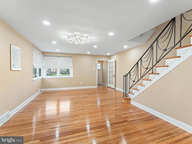 1136 KERPER ST, Philadelphia, PA 19111