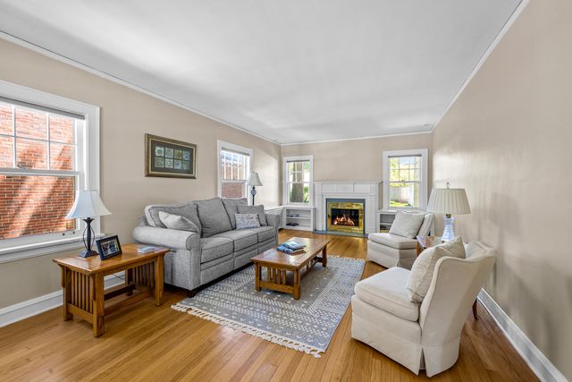 724 Maclean Avenue, Kenilworth, IL 60043