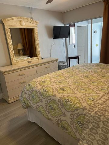 143 West Court, Royal Palm Beach, FL 33411