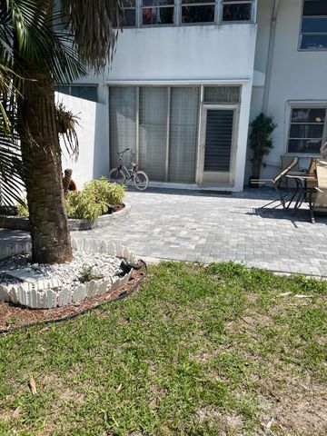 143 West Court, Royal Palm Beach, FL 33411