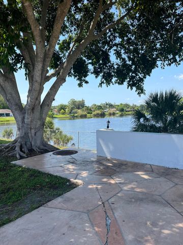 143 West Court, Royal Palm Beach, FL 33411