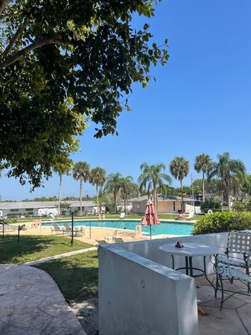 143 West Court, Royal Palm Beach, FL 33411