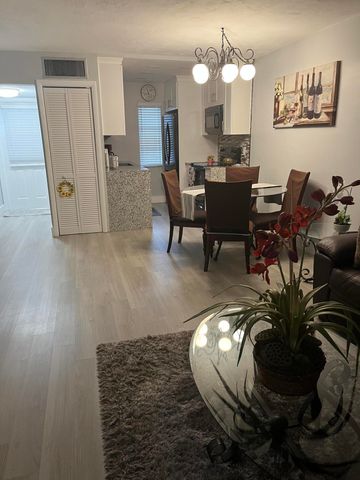 143 West Court, Royal Palm Beach, FL 33411