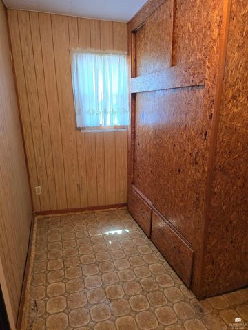 2988 Walnut Street, Talmage, KS 67482