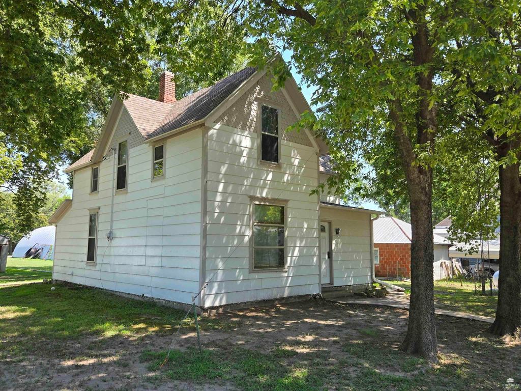 2988 Walnut Street, Talmage, KS 67482