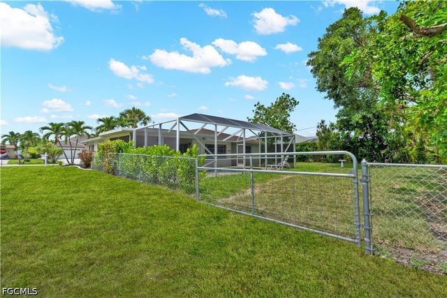 1121 SE 36th ST, Cape Coral, FL 33904