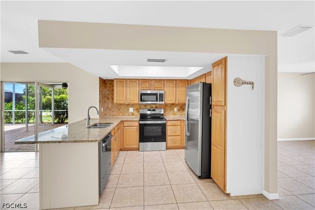 1121 SE 36th ST, Cape Coral, FL 33904