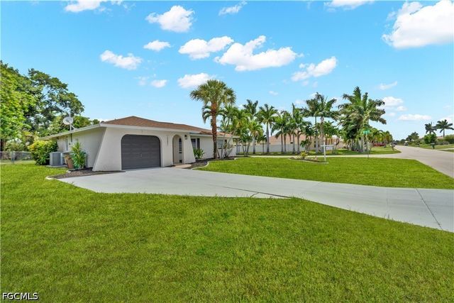 1121 SE 36th ST, Cape Coral, FL 33904