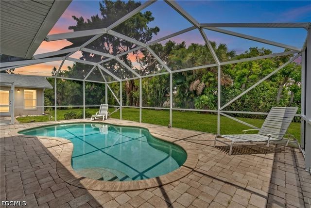 1121 SE 36th ST, Cape Coral, FL 33904