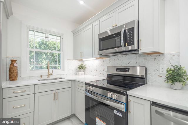 3017 BLAIR MILL RD, Willow Grove, PA 19090
