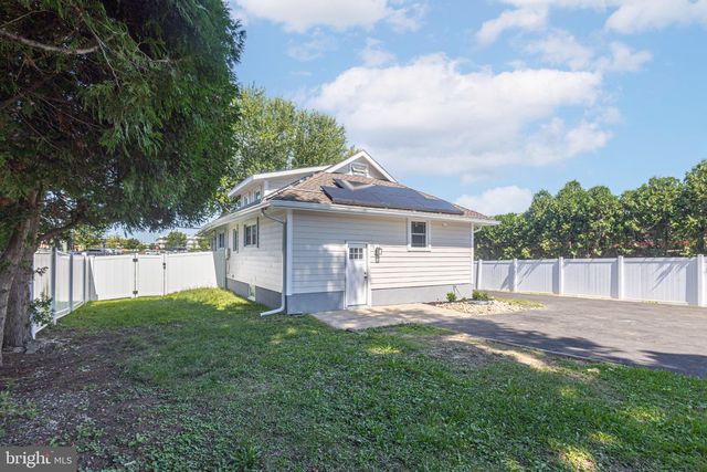 3017 BLAIR MILL RD, Willow Grove, PA 19090