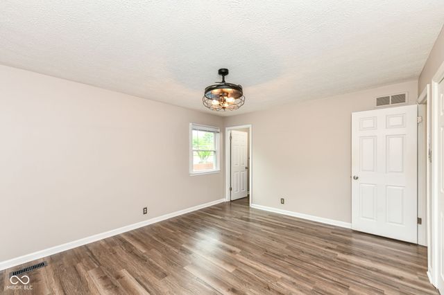 34 Sleepy Hollow Court, Westfield, IN 46074