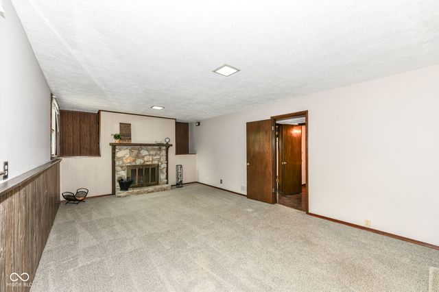 34 Sleepy Hollow Court, Westfield, IN 46074