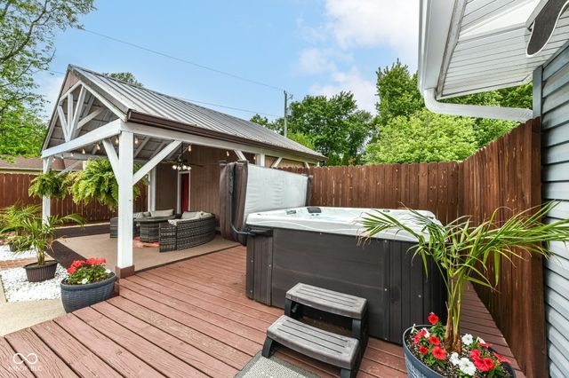 34 Sleepy Hollow Court, Westfield, IN 46074