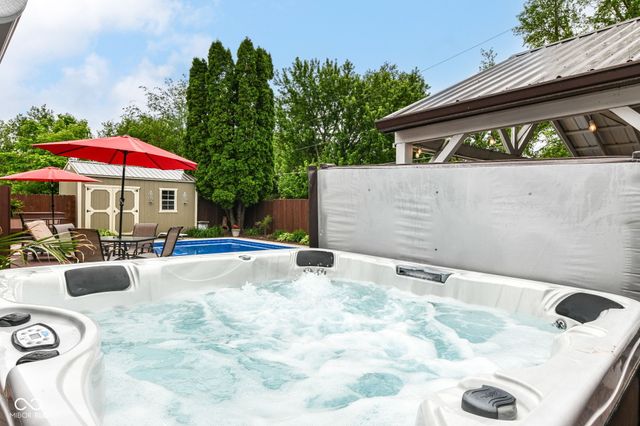 34 Sleepy Hollow Court, Westfield, IN 46074