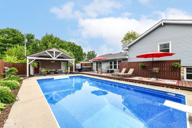 34 Sleepy Hollow Court, Westfield, IN 46074